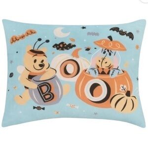 NWT. DISNEY Winnie The Pooh Halloween Themed Decorative Pillow